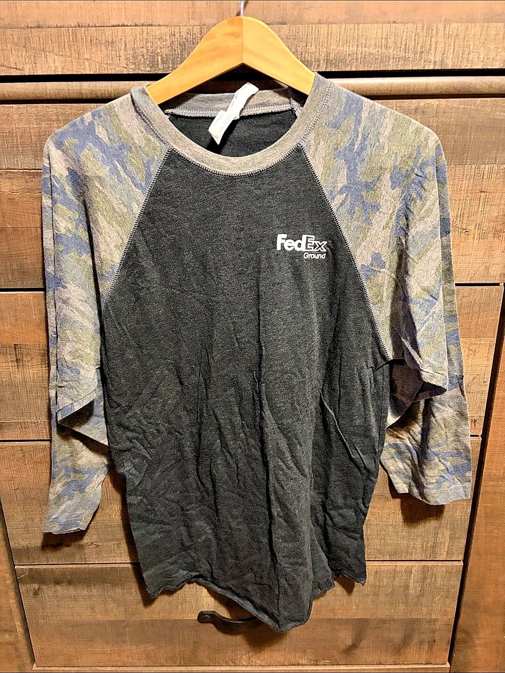Camo Raglan Long Sleeve Tee Size Small
